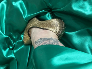 000Landish Tsarenko - Musik, Bilder zeichnen (kann ich dir zeigen), in einer Schürze kochen Bücher/Lesen, Filme/Kino