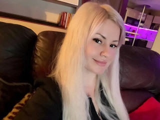 CrystallEyess - Ich spiele gerne Blackjack, Texas Hold'em und Poker.